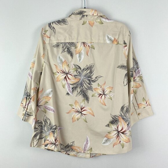 Chicos No Iron Floral Button Up Shirt Size 3 US XL Tossed Lilies Effortless - Picture 8 of 12